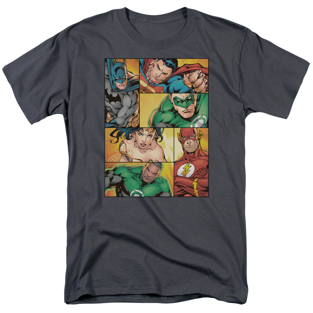 AN OFFCIALLY LICENSED JLA HERO BOXES MEN'S REGULAR FIT T-SHIRT CHARCOAL
