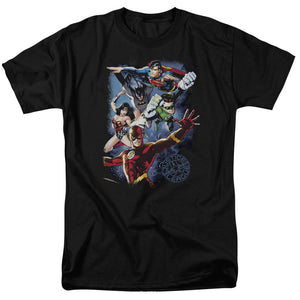 AN OFFCIALLY LICENSED JLA GALACTIC ATTACK COLOR MEN'S REGULAR FIT T-SHIRT BLACK