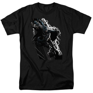 AN OFFCIALLY LICENSED JLA LIGHTING CRASHES MEN'S REGULAR FIT T-SHIRT BLACK