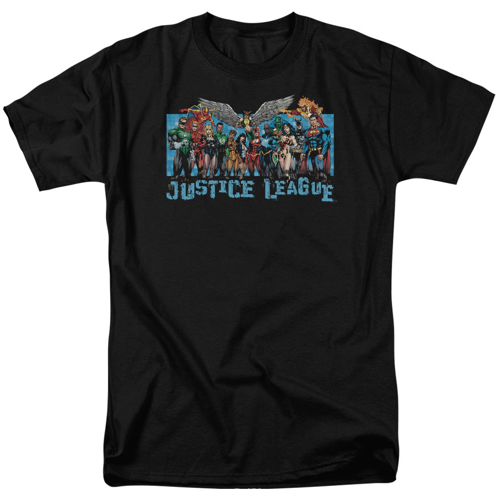 AN OFFCIALLY LICENSED JLA LEAGUE LINEUP MEN'S REGULAR FIT T-SHIRT BLACK