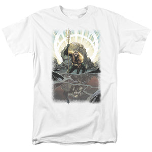AN OFFCIALLY LICENSED JLA BRIGHTEST DAY AQUAMAN MEN'S REGULAR FIT T-SHIRT WHITE