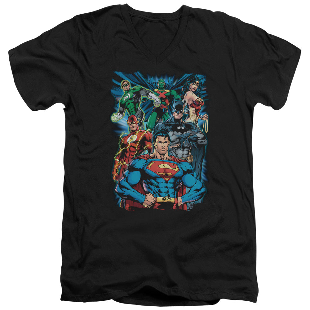 AN OFFCIALLY LICENSED JLA JUSTICE IS SERVED MEN'S V-NECK T-SHIRT BLACK