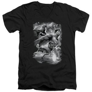 AN OFFCIALLY LICENSED JLA ATMOSPHERIC MEN'S V-NECK T-SHIRT BLACK