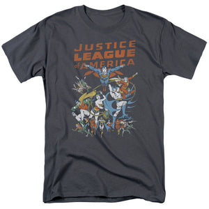 AN OFFCIALLY LICENSED JLA BIG GROUP MEN'S REGULAR FIT T-SHIRT CHARCOAL