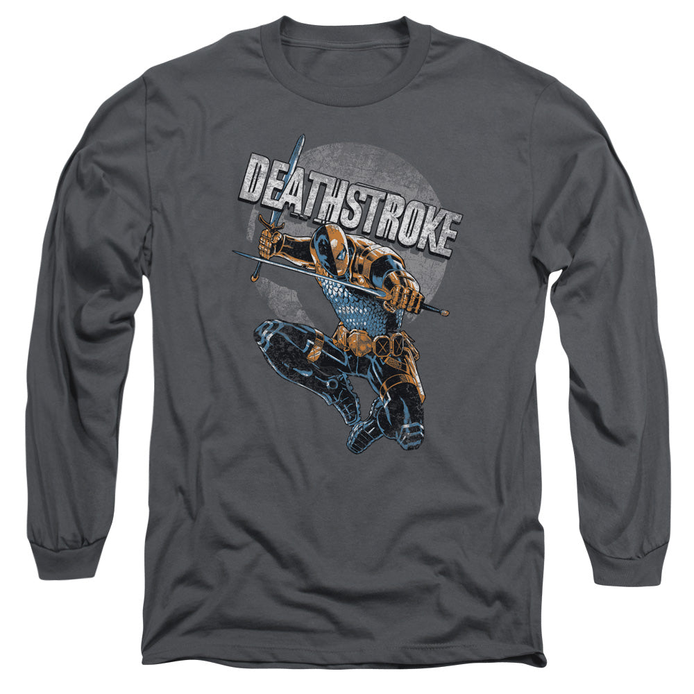 AN OFFCIALLY LICENSED JLA DEATHSTROKE RETRO MEN'S LONG SLEEVE T-SHIRT CHARCOAL