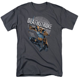 AN OFFCIALLY LICENSED JLA DEATHSTROKE RETRO MEN'S REGULAR FIT T-SHIRT CHARCOAL