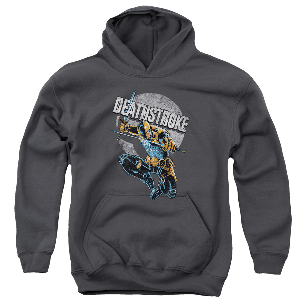 AN OFFCIALLY LICENSED JLA DEATHSTROKE RETRO YOUTH HOODIE CHARCOAL