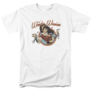 AN OFFCIALLY LICENSED JLA WONDER BREAK MEN'S REGULAR FIT T-SHIRT WHITE