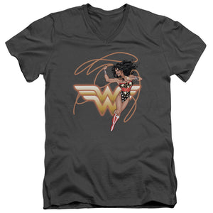 AN OFFCIALLY LICENSED JLA GLOWING LASSO MEN'S V-NECK T-SHIRT CHARCOAL