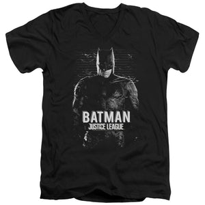 AN OFFCIALLY LICENSED JUSTICE LEAGUE MOVIE BATMAN MEN'S V-NECK T-SHIRT BLACK