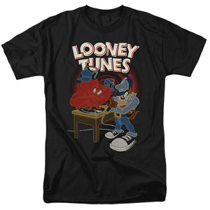 AN OFFCIALLY LICENSED LOONEY TUNES DJ LOONEY TUNES MEN'S REGULAR FIT T-SHIRT BLACK