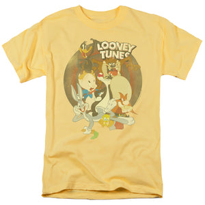 AN OFFCIALLY LICENSED LOONEY TUNES GANGS ALL HERE MEN'S REGULAR FIT T-SHIRT BANANA