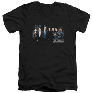 AN OFFCIALLY LICENSED LAW AND ORDER SVU CAST MEN'S V-NECK T-SHIRT BLACK