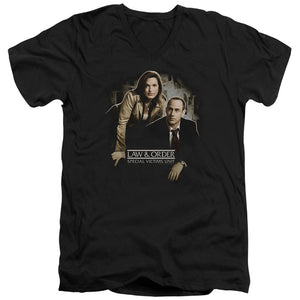 AN OFFCIALLY LICENSED LAW AND ORDER SVU HELPING VICTIMS MEN'S V-NECK T-SHIRT BLACK