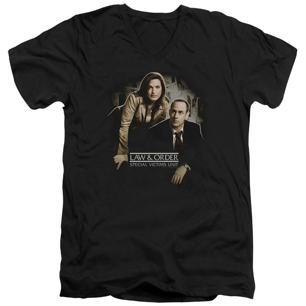 AN OFFCIALLY LICENSED LAW AND ORDER SVU HELPING VICTIMS MEN'S V-NECK T-SHIRT BLACK