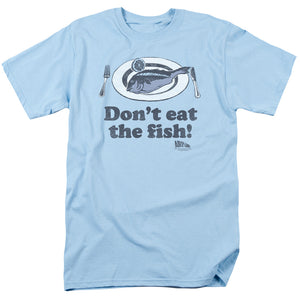 AN OFFCIALLY LICENSED AIRPLANE DONT EAT THE FISH MEN'S REGULAR FIT T-SHIRT LIGHT BLUE