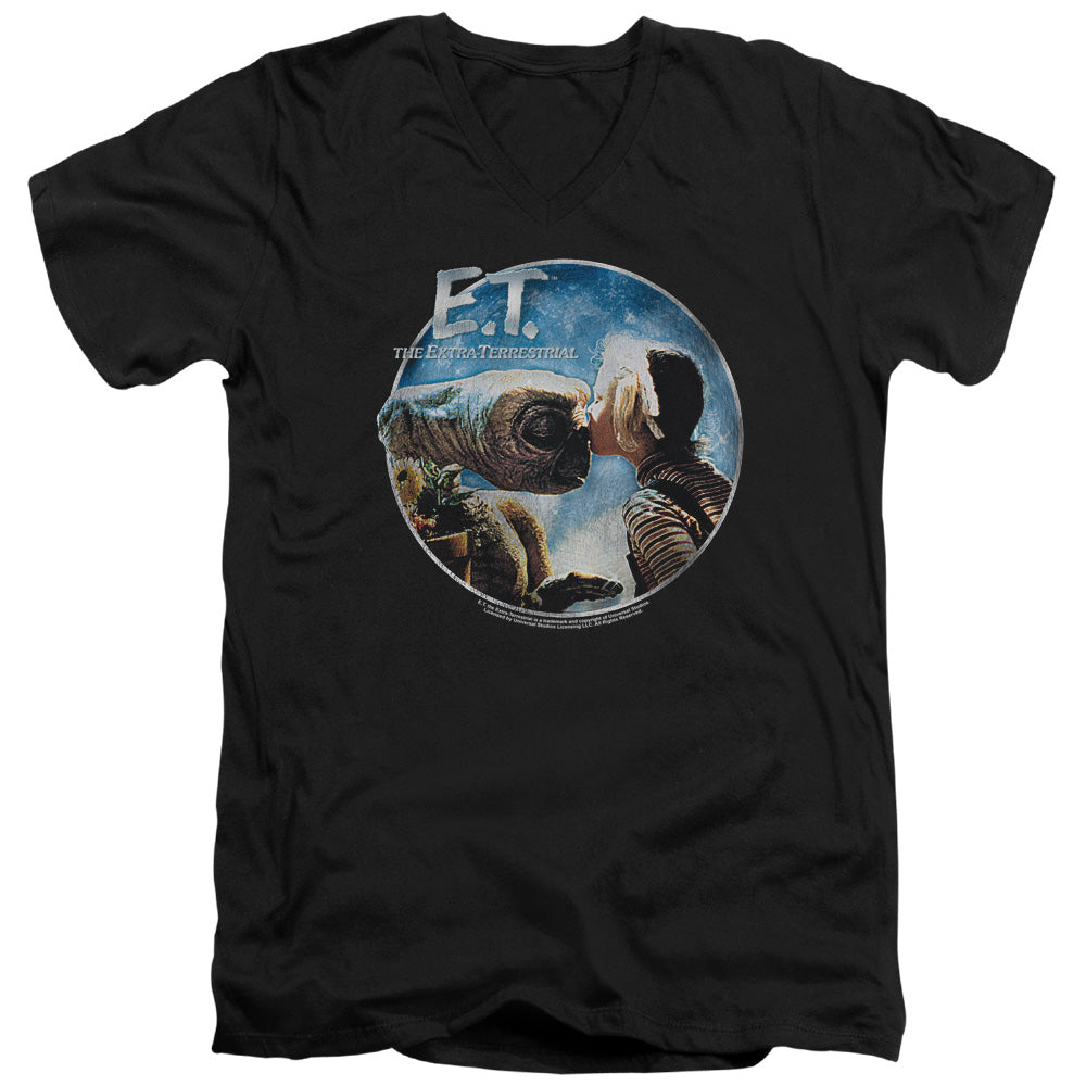 AN OFFCIALLY LICENSED ET GERTIE KISSES MEN'S V-NECK T-SHIRT BLACK