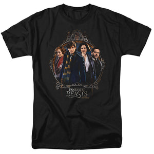 AN OFFCIALLY LICENSED FANTASTIC BEASTS GROUP PORTRAIT MEN'S REGULAR FIT T-SHIRT BLACK