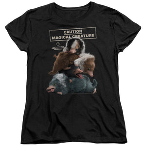 AN OFFCIALLY LICENSED FANTASTIC BEASTS 2 CUDDLE PUDDLE WOMEN'S REGULAR FIT T-SHIRT BLACK