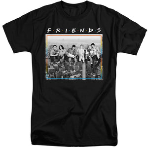 AN OFFCIALLY LICENSED FRIENDS LUNCH BREAK MEN'S TALL FIT T-SHIRT BLACK
